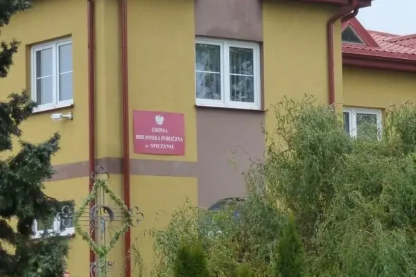 Przedszkolaki ze Spiczyna odwiedziły bibliotekę – poznały pracę bibliotekarza i wypożyczyły książki