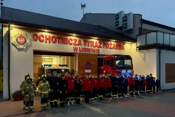 Strażacy oddali hołd kolegom z JRG Nisko. Syreny zawyły punktualnie o 18:00